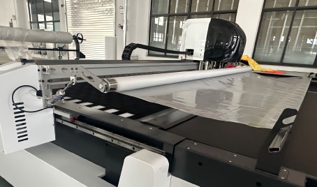 automatic-fabric-cutting-machine-film-device