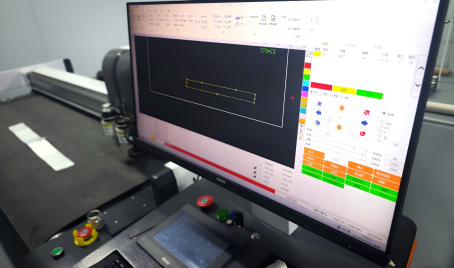 M.RISE CNC oscillating knife cutting machine touch screen control system with user-friendly interface
