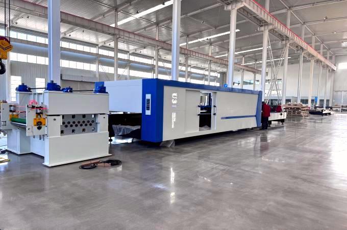 Complete MRISECNC coil-fed laser blanking line integrating automatic decoiling, precision leveling, continuous feeding and fiber laser cutting.